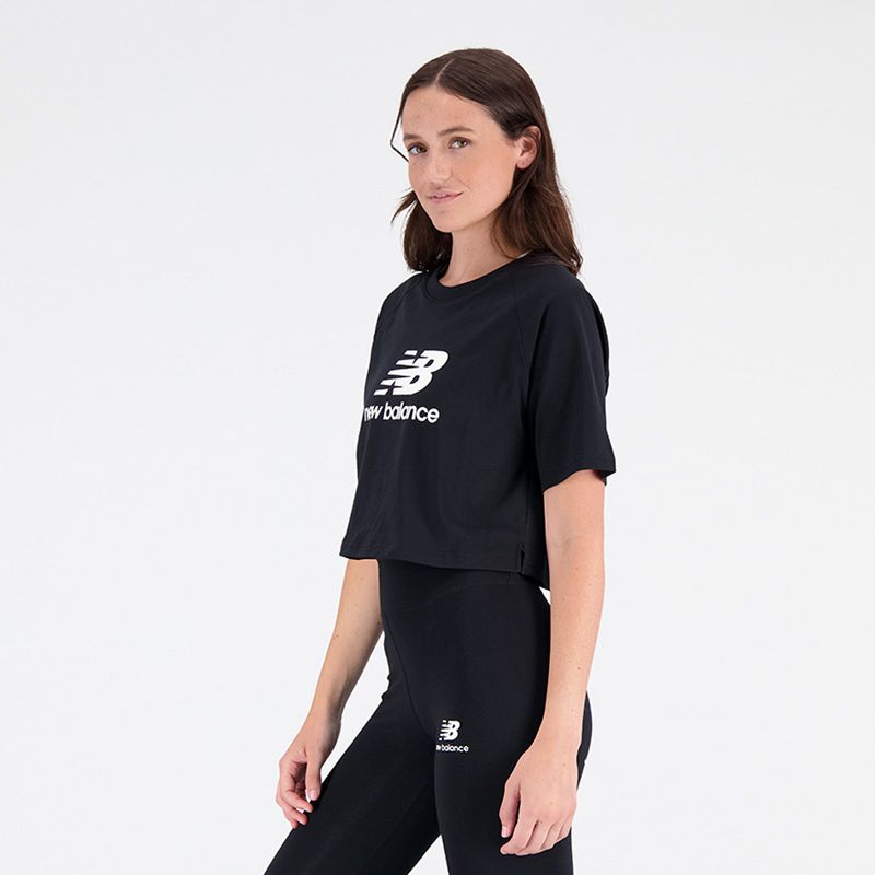 Camiseta-Para-Mujer-Essentials-Cropped-New-Balance