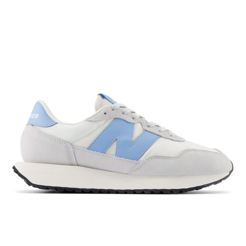 New balance 2025 azul claro mujer