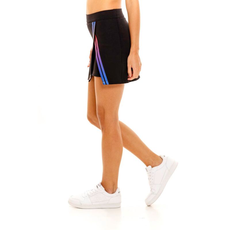 falda-corta-para-hombre-chloe-Girbaud