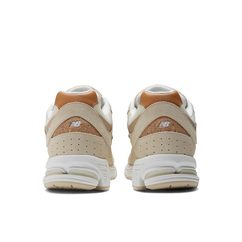 Tenis-Para-Hombre-2002R-New-Balance